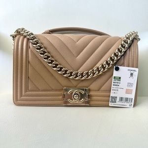 NWT Chanel 22S beige medium boy bag